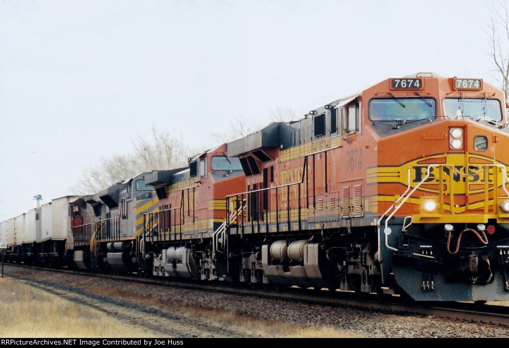 BNSF 7674 West